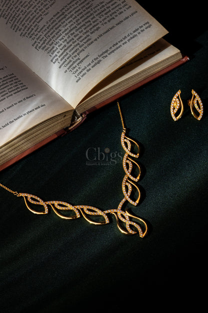 Interlock Leaf Diamond Crush Necklace Set