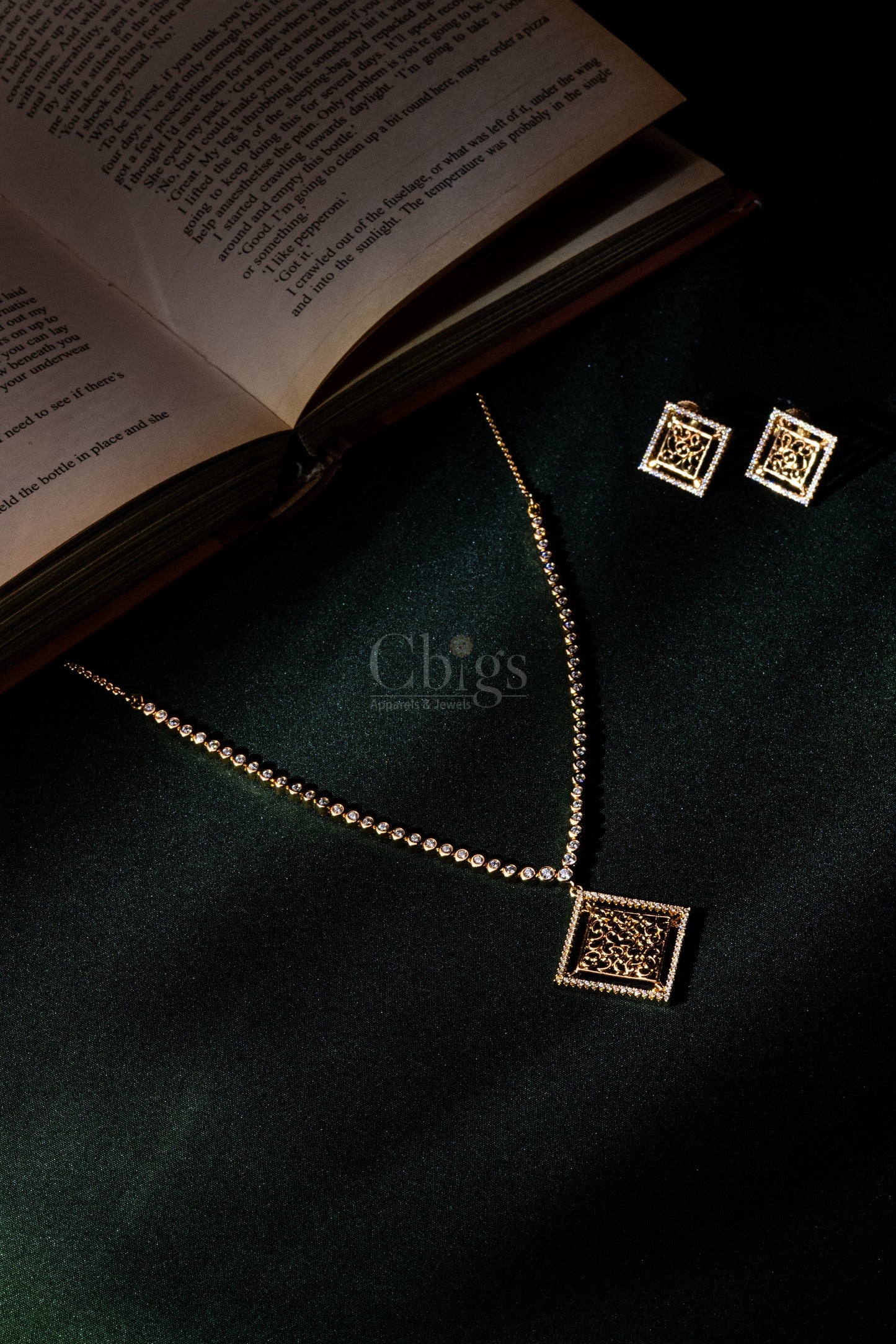 Square Filigree Diamond Crush Necklace Set