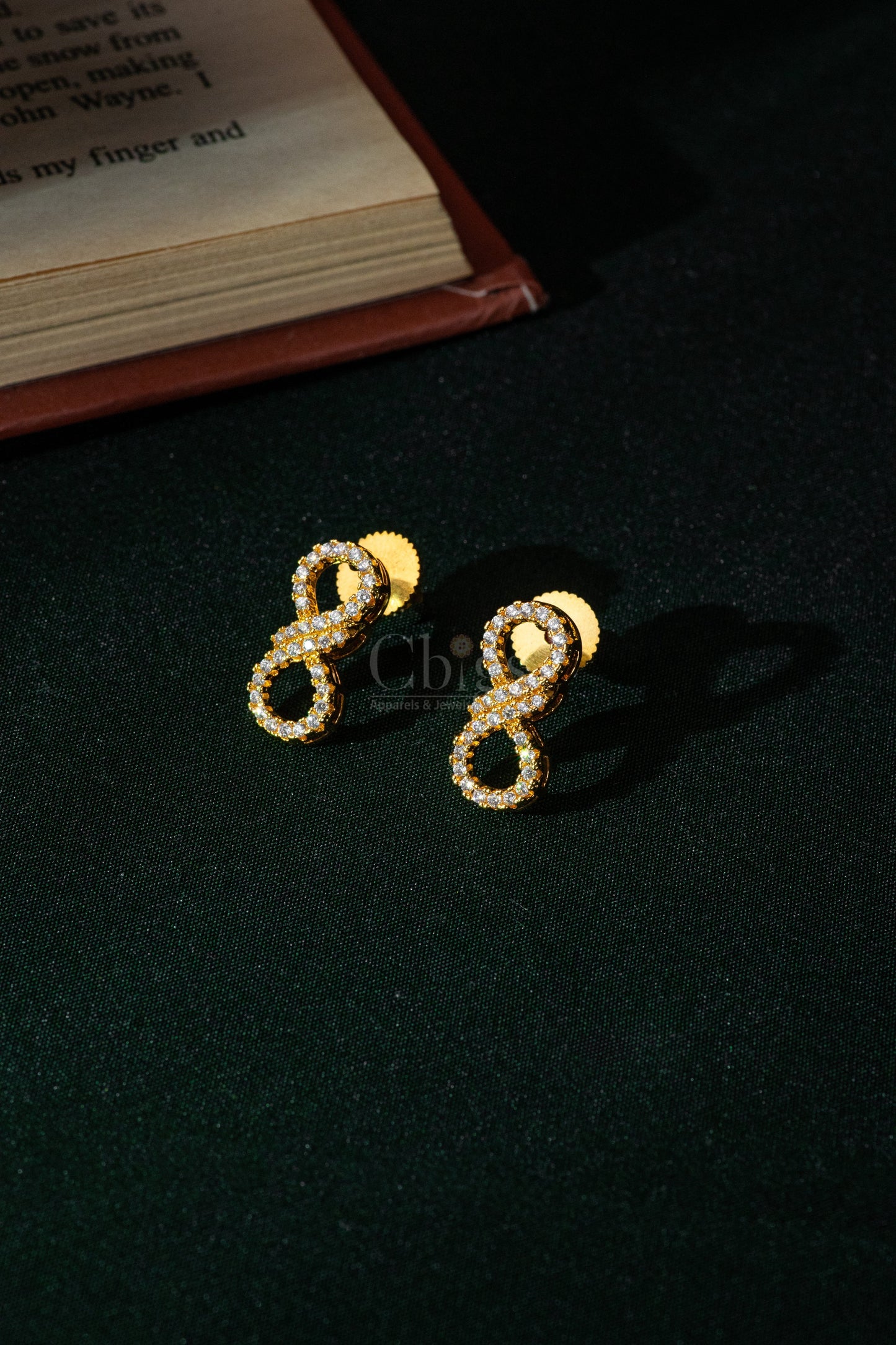 Infinity Glow Diamond Crush Necklace Set