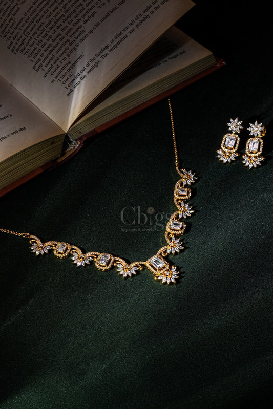 Temple Pyramid Collar Diamond Crush Necklace Set