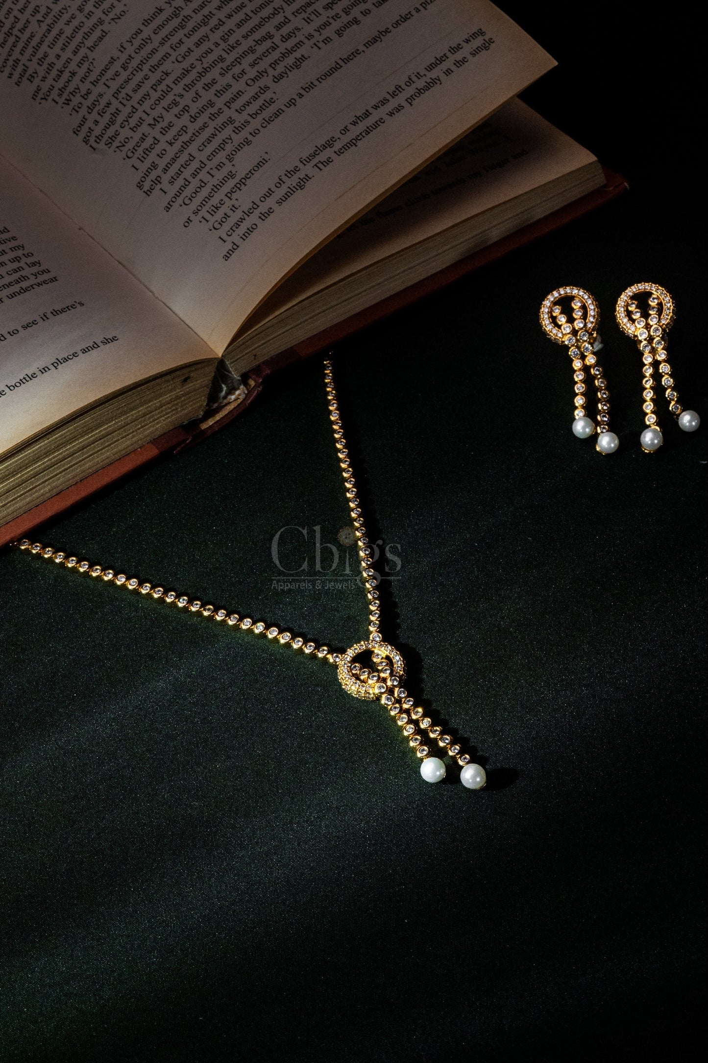 Pearl Drop Stream Diamond Crush Necklace Set