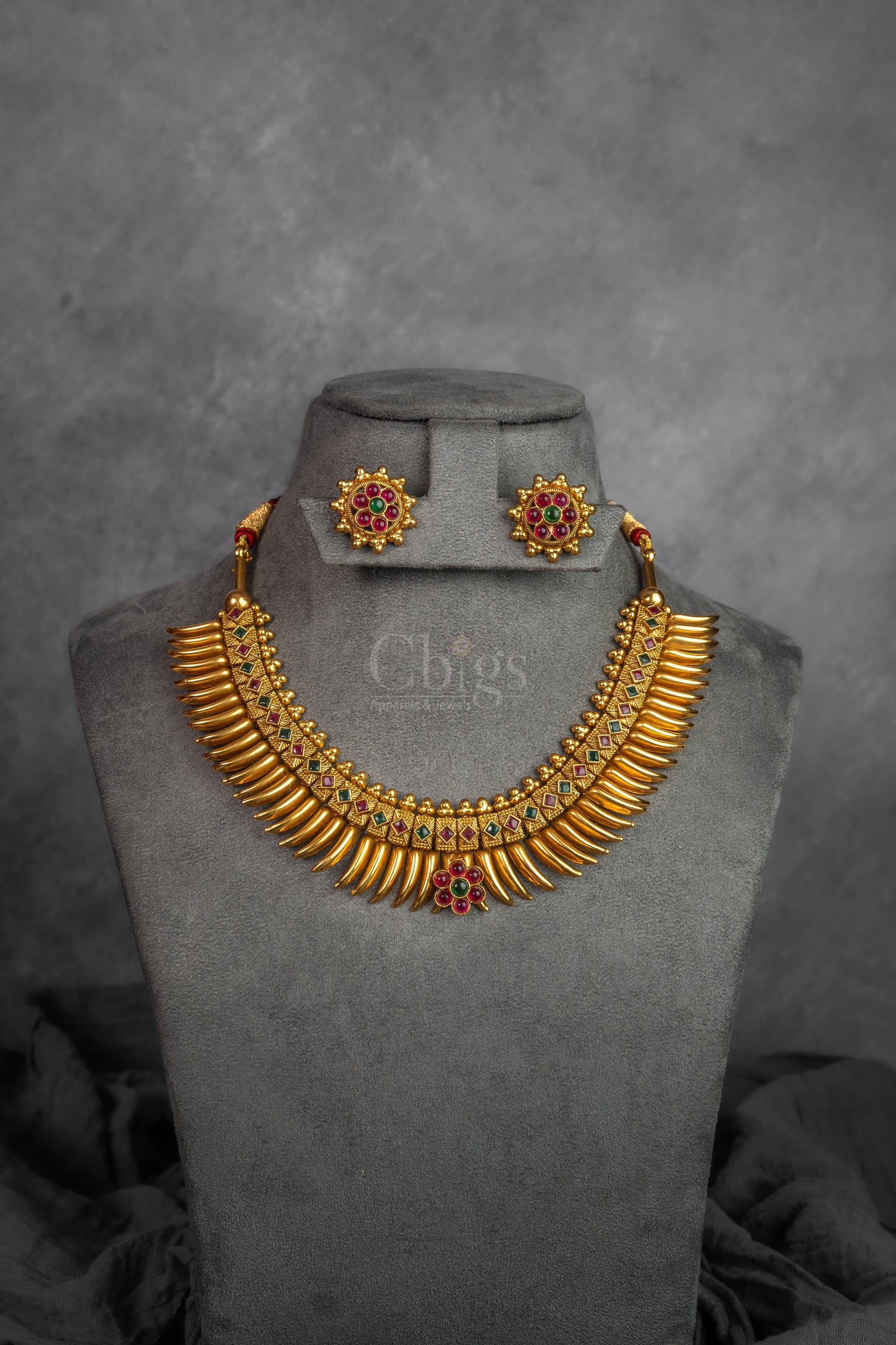 Ribbed Antique Collar Necklace Set