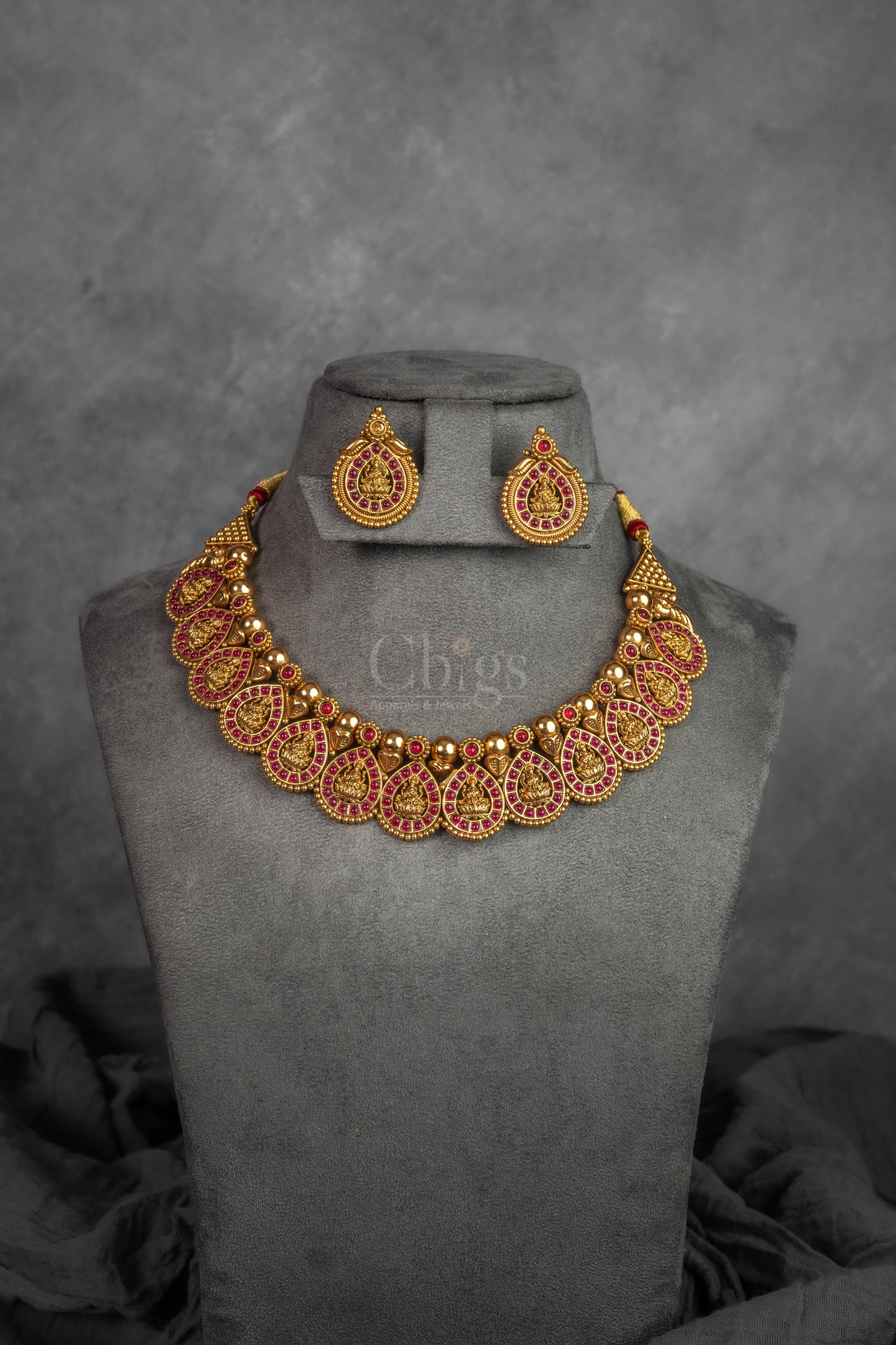Lakshmi Teardrop Antique Necklace Set