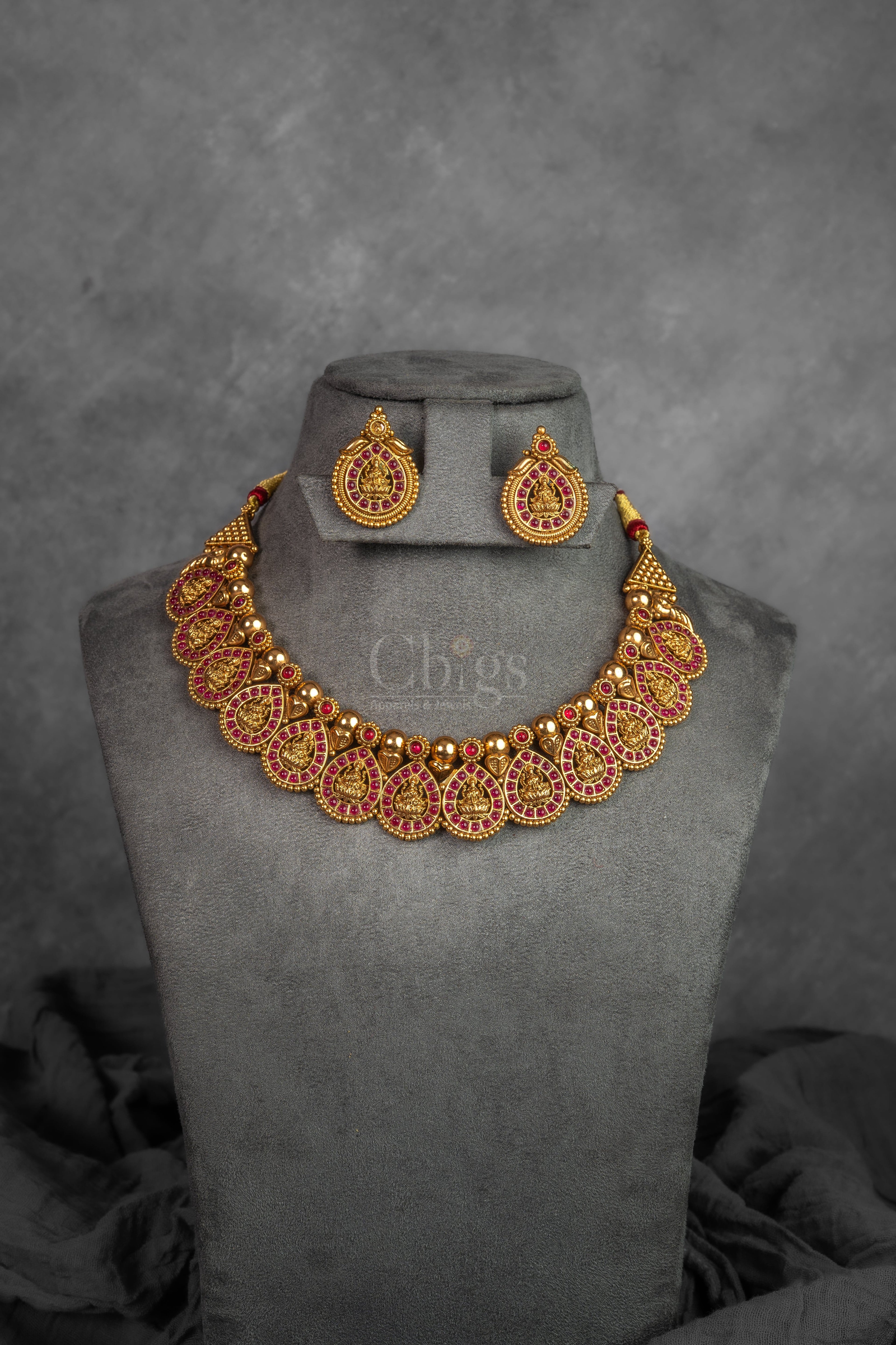 Lakshmi Teardrop Antique Necklace Set