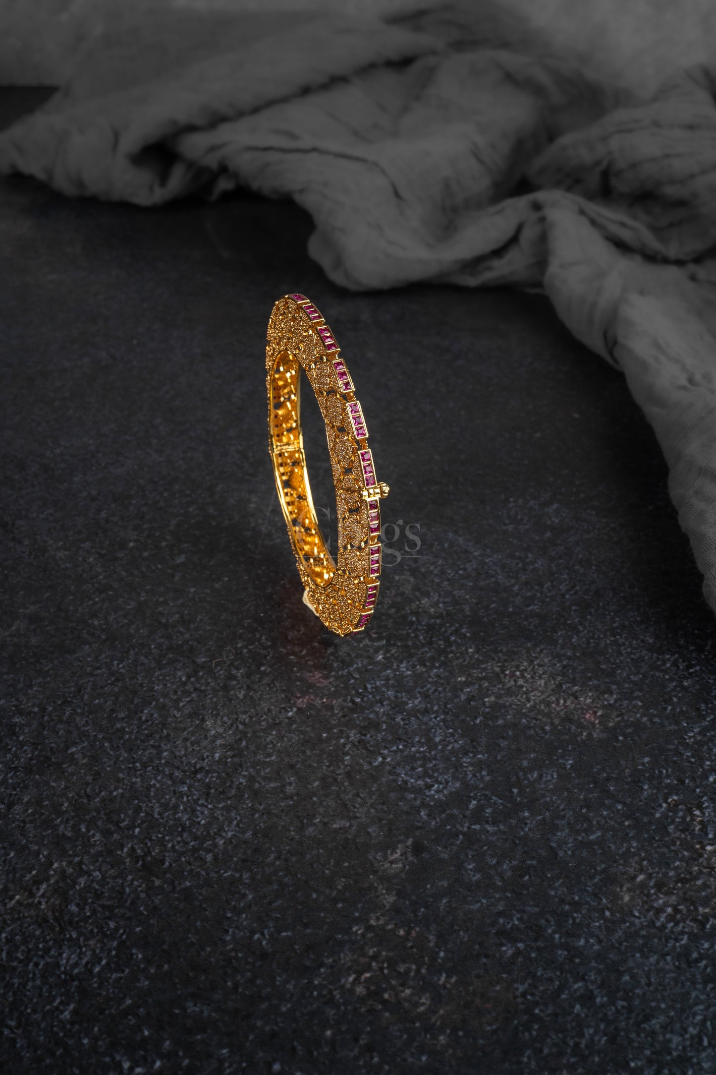 Antique Pattern Bridal Bangle